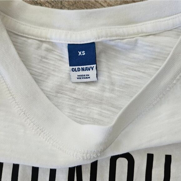 Old Navy Brunch Vibes Oversized Short Sleeve Shirt - Picture 6 of 8